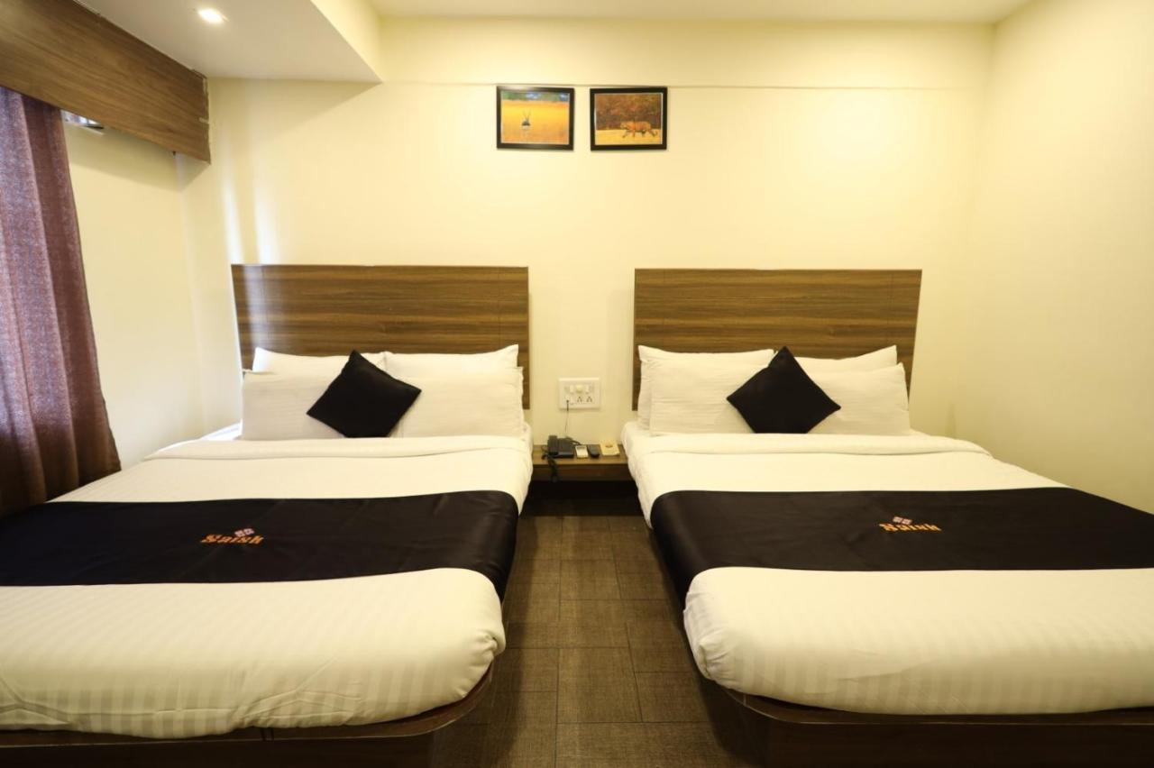 Saish Hotel Shirdi Exterior foto