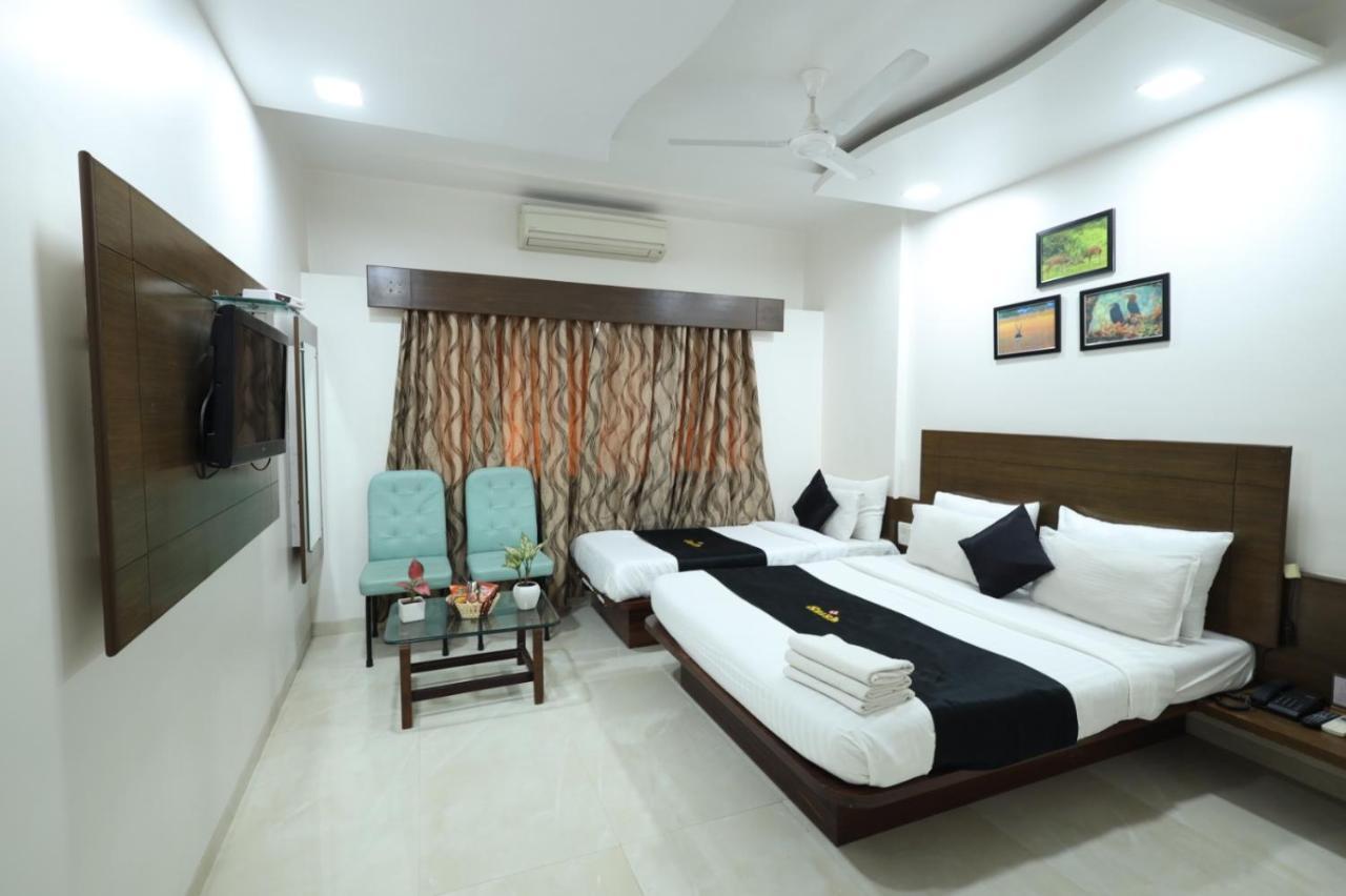 Saish Hotel Shirdi Exterior foto