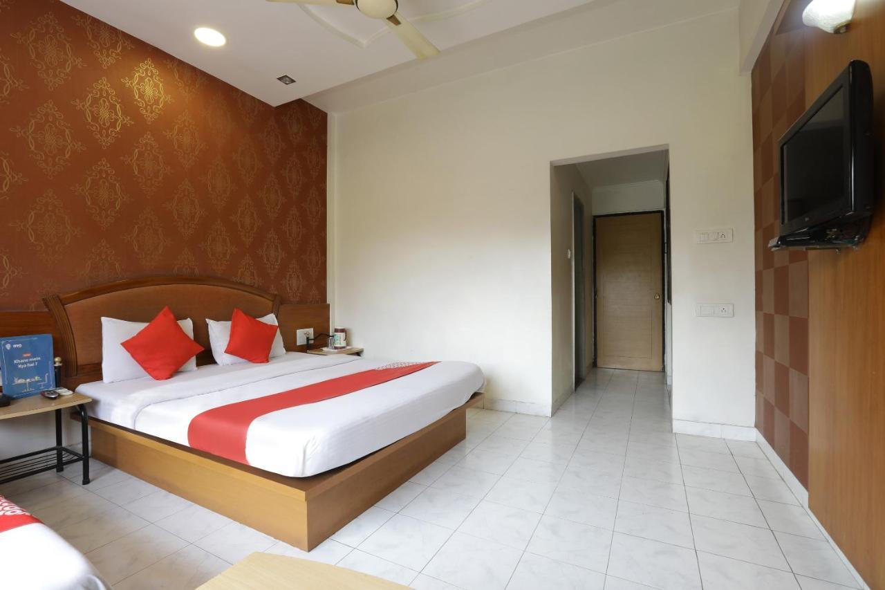 Saish Hotel Shirdi Exterior foto